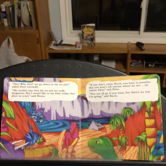 “Mother knows best” dinosaur adventure board book - Picture 7 of 11